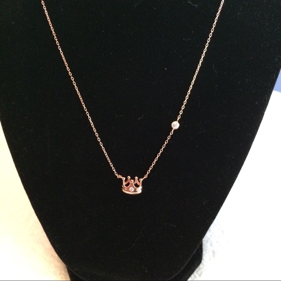 👑 NWT 14K Rose Gold-Plated Crown Necklace - Picture 5 of 8